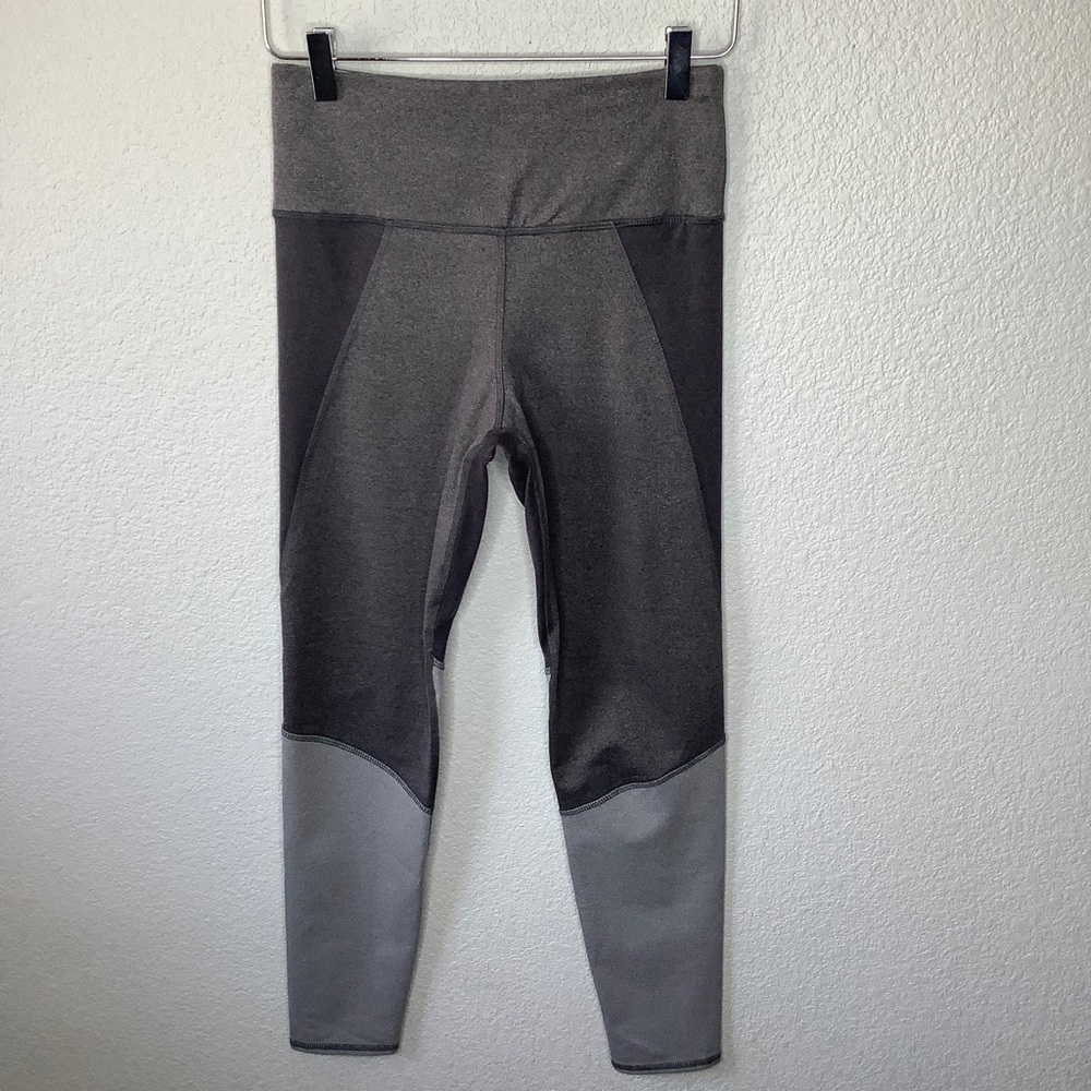 SPLENDID 3 Shades Grey Color Block Leggings Size S